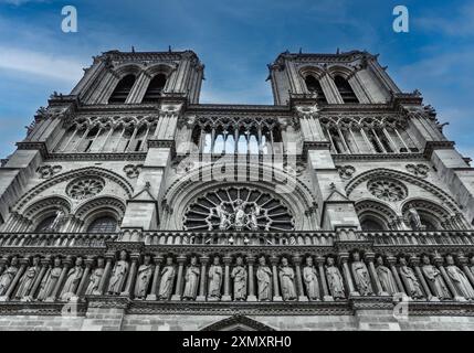 Kathedrale Notre Dame im gotischen Stil: Unsere Lieben Frau von Paris (vor dem Brand 2019) Stockfoto