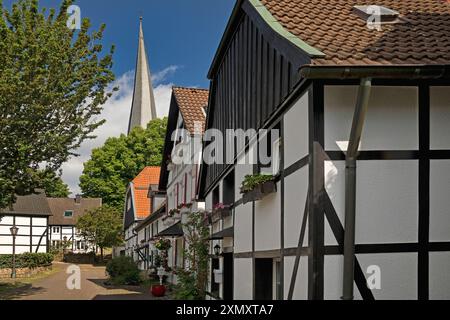 Altstadt mit dem Kirchturm von St. Viktor, Deutschland, Nordrhein-Westfalen, Ruhrgebiet, Schwerte Stockfoto