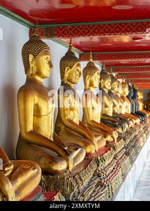 Buddha-Bilder im Kloster Phra Rabiang, Wat Pho Complex, Bangkok, Thailand Stockfoto