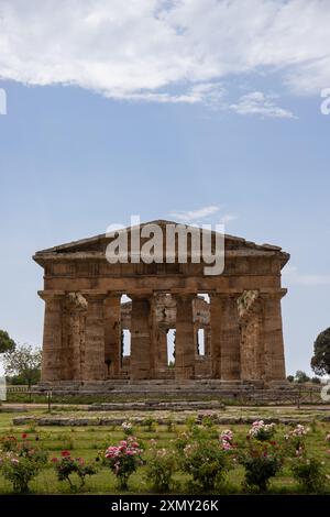 Archäologischer Park Paestum. Wunderschöne Historische Ruinen Von Tempeln Aus Römischer Zeit, Kampanien, Salerno, Italien Stockfoto