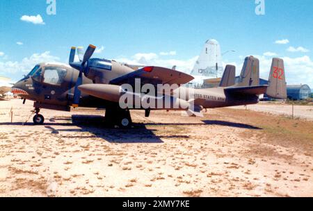 Grumman OV-1C Mohawk 61-2724 „Dirty Dawg“ Stockfoto