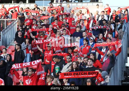 Toronto, ON, Kanada, 25. Mai 2024, Toronto FC Fans beim Major League Soccer Spiel zwischen Toronto FC und FC Cincinnati im BMO Field. Stockfoto