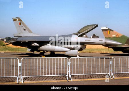 General Dynamics F-16A kämpft gegen Falcon FA-103 Stockfoto