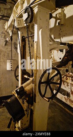 75-mm-Festungsgewehr, Festung Haut de Saint-Ours, Alpes de Haute-Provence, Frankreich Stockfoto