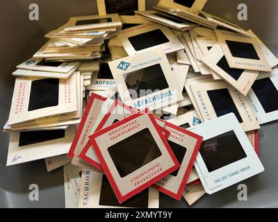 USA. Juni 2024. Nahaufnahme der Vintage Kodachrome und Ektachrome Slides in einer Kollektion, Lafayette, Kalifornien, Juni 2024. (Foto: Smith Collection/Gado/SIPA USA) Credit: SIPA USA/Alamy Live News Stockfoto