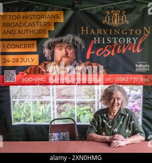 Harvington Hall, Harvington, Großbritannien. Juli 2024. Sarah Gristwood präsentiert „The Tudors in Love“ und signiert Kopien ihres neuen Buches. Credit Mark Lear / Alamy Live News ***NUR FÜR REDAKTIONELLE ZWECKE *** Stockfoto