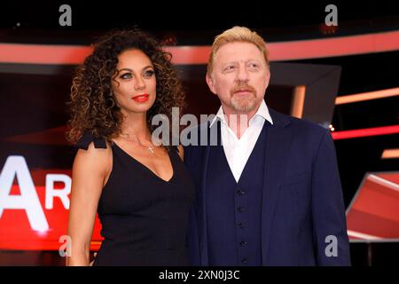 Tennisprofi Boris Becker und seine Ehefrau Lilly Becker bei einem Fototermin vor der Aufzeichnung der Sendung Paarduell von das erste in den nobeo-Studios bei Köln. Hürth, 21.03.2017 NRW Deutschland *** Tennisprofi Boris Becker und seine Frau Lilly Becker bei einer Fotosession vor der Aufnahme des Programms Paarduell von das erste in den nobeo Studios bei Köln Hürth, 21 03 2017 NRW Deutschland Copyright: XChristophxHardtx Stockfoto