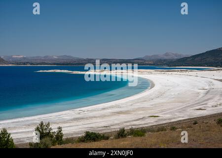 Türkisfarbener Salda See in Burdur Türkei. Türkischer Name Salda Golu Stockfoto