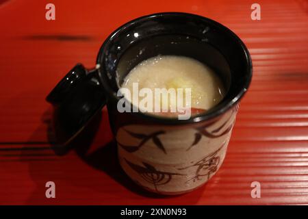 Japanische Küche : Weiße Misosuppe in Kyoto, Japan Stockfoto