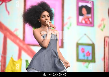 28. Juli 2024, Sheffield, South Yorkshire, U.. K: Flowerovlove beim Tramlines Festival 2024, Sheffield, Großbritannien (Credit Image: © Robin Burns/ZUMA Press Wire) NUR REDAKTIONELLE VERWENDUNG! Nicht für kommerzielle ZWECKE! Stockfoto