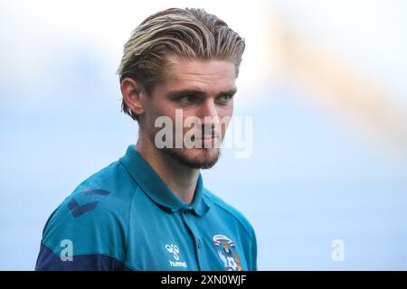 Jack Rudoni von Coventry City kommt vor dem Freundschaftsspiel Coventry City gegen Everton in der Coventry Building Society Arena, Coventry, Großbritannien, 30. Juli 2024 (Foto: Gareth Evans/News Images) Stockfoto