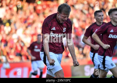 Prag, Tschechische Republik. 30. Juli 2024. MATHIAS ROSS von Sparta Praha feiert nach einem Tor in der zweiten Qualifikationsrunde der UEFA Champions League, dem zweiten Legspiel am 30. Juli 2024, in Prag in der Tschechischen Republik. (Kreditbild: © Slavek Ruta/ZUMA Press Wire) NUR REDAKTIONELLE VERWENDUNG! Nicht für kommerzielle ZWECKE! Stockfoto