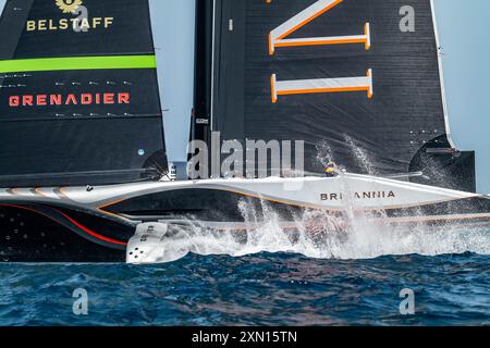 INEOS Britannia (GBR) Boat 3 (AC75 Klasse) Bootstest im Mittelmeer, Barcelona - Spanien.. ©Paul Todd/OUTSIDEIMAGES. COM OUTSIDE IMAGES PHOT Stockfoto