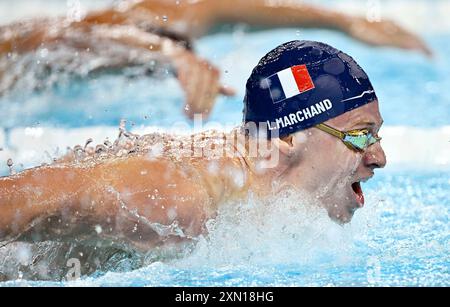 Paris, Frankreich. 30. Juli 2024. Leon Marchand von Frankreich tritt am 30. Juli 2024 bei den Olympischen Spielen 2024 in Paris im 200-m-Halbfinale der Männer an. Quelle: Wang Peng/Xinhua/Alamy Live News Stockfoto