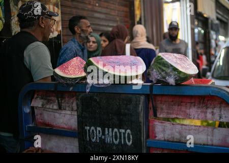 Tanger, Marokko. Juli 2024. Bild der Marktstände in der Medina in Tanger. Quelle: D. Canales Carvajal/Alamy Live News Stockfoto