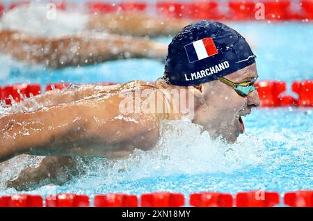 Paris, Frankreich. 30. Juli 2024. Leon Marchand von Frankreich tritt beim 200 m großen Schmetterling-Halbfinale der Männer bei den Olympischen Spielen 2024 in Paris, Frankreich, am 30. Juli 2024 an. Quelle: Wang Peng/Xinhua/Alamy Live News Stockfoto