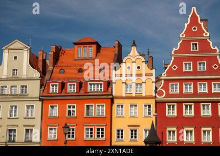 Bunte Giebelhäuser auf dem Salzmarkt in der Altstadt von Breslau in Polen in Europa Stockfoto