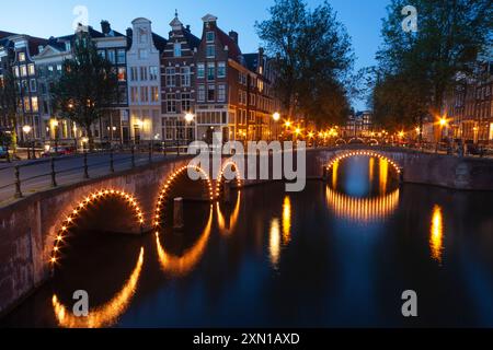 Ecke Keizersgracht und Leidsegracht in Amsterdam in den Niederlanden in Europa Stockfoto