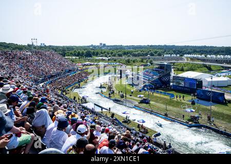 Paris, Frankreich. 30. Juli 2024. PARIS, FRANKREICH - JULI 30: Allgemeine Ansicht, während Athleten 2024 am 4. Tag des Canoe Slalom im Nautikstadion Vaires-Sur-Marne am 30. Juli 2024 in Paris teilnehmen. (Foto: Rene Nijhuis/BSR Agency) Credit: BSR Agency/Alamy Live News Stockfoto