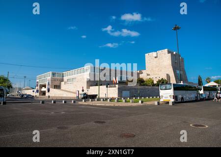 Lissabon Portugal - 16 . Juni 2024 . Centro Cultural de Belem (Kulturzentrum belem). Großes Museum und Kulturzentrum mit Ausstellungen und Kunstsammlungen Stockfoto