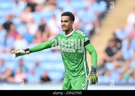 Torhüter Oliver Dovin (1 Coventry City) Gesten während des Freundschaftsspiels zwischen Coventry City und Everton in der Coventry Building Society Arena, Coventry am Dienstag, den 30. Juli 2024. (Foto: Kevin Hodgson | MI News) Credit: MI News & Sport /Alamy Live News Stockfoto