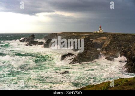 Die wilde Küste auf der französischen Insel, genannt 'Belle île en mer' während eines Sturms Stockfoto