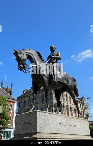 Reiterstatue von Prinz Albert am Queens Square in Wolverhampton Stockfoto