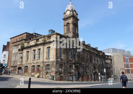 Das alte Rathaus im Zentrum von Sheffield England Großbritannien, heute ein stillgelegtes Gebäude mit hohem Risiko, das die georgianische Architektur im II. Grades umfasst Stockfoto