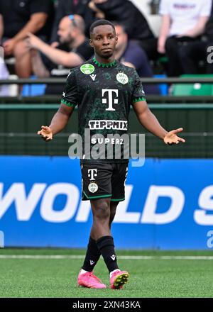 Tosin Kehinde von Ferencváros reagiert beim Spiel der zweiten Qualifikationsrunde der UEFA Champions League The New Saints vs Ferencváros im Park Hall Stadium, Oswestry, Großbritannien, 30. Juli 2024 (Foto: Cody Froggatt/News Images) Stockfoto