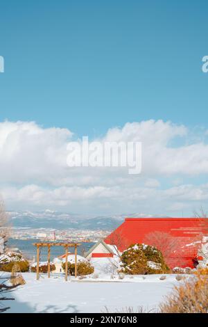 Winterblick auf die Hakodate Motomachi Straße und die Hafenstadt in Hokkaido, Japan Stockfoto