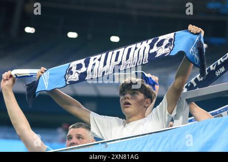 Sankt Petersburg, Russland. 30. Juli 2024. Fans von Zenit, die beim Fonbet Cup of Russia zwischen Zenit Sankt Petersburg und Fakel in der Gazprom Arena zu sehen waren. Endpunktzahl: Zenit 3:0 Fakel Woronesch. Quelle: SOPA Images Limited/Alamy Live News Stockfoto