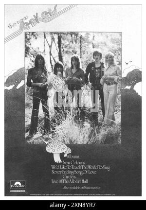 1972 britische Werbung für Vinyl-Alben von The New Seekers: New Colours; We’d like to Teach the World to Sing; Never Ending Song of Love; Circles and Live at the Albert Hall. Stockfoto