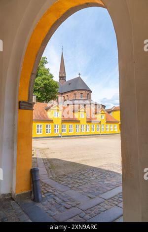 Roskilde, Dänemark; 30. Juli 2024: Königspalast in Roskilde, Dänemark. Stockfoto