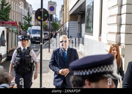 London, Großbritannien. 31. Juli 2024. Der ehemalige BBC News Presenter Huw Edwards kommt am City of Westminster Magistrates' Court an. Quelle: SOPA Images Limited/Alamy Live News Stockfoto