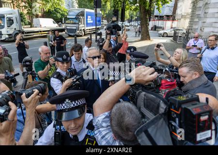 London, Großbritannien. 31. Juli 2024. Der ehemalige BBC News Presenter Huw Edwards kommt am City of Westminster Magistrates' Court an. (Foto: Phil Lewis/SOPA Images/SIPA USA) Credit: SIPA USA/Alamy Live News Stockfoto