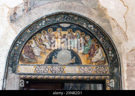 Kloster Manasija: Das Innere der Dreifaltigkeitskirche befindet sich im Kloster Manasija, das aus dem 15. Jahrhundert stammt. Stockfoto