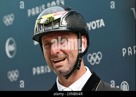 Paris, Fra. 31. Juli 2024. Belgien Domien Michiels wurde nach dem Ritt im Dressurwettbewerb bei den Olympischen Sommerspielen 2024 in Paris am 31. Juli 2024 in Versailles interviewt. (Foto: Anthony Behar/SIPA USA) Credit: SIPA USA/Alamy Live News Stockfoto