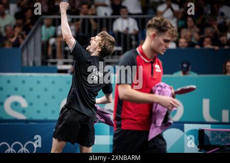 Paris, Frankrig. 31. Juli 2024. Anders Lind, Dänemark, feiert, nachdem er Milosz Redzimski aus Polen im Achtelfinale bei den Olympischen Spielen in Paris am Mittwoch, den 31. Juli 2024 gewonnen hat. (Foto: Mads Claus Rasmussen/Ritzau Scanpix) Credit: Ritzau/Alamy Live News Stockfoto