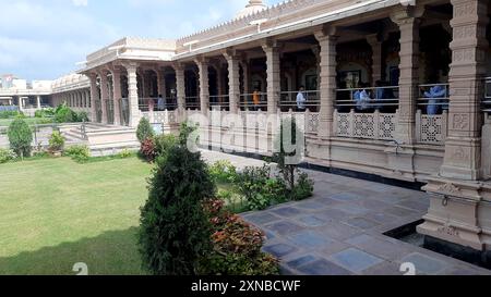 18-08-2023, Mandaphia, Rajasthan, Indien. Sanwariya Seth Tempel, der Sanwaliyaji Tempel ist ein wunderschönes Gebäude aus rosafarbenem Sandstein Stockfoto