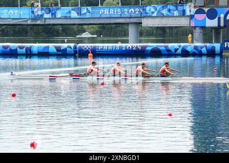 Paris, Frankreich. 31. Juli 2024. Lennart van Lierop aus den Niederlanden, Finn Florijn aus den Niederlanden, Tone Wieten aus den Niederlanden, Koen Metsemakers aus den Niederlanden Sieger der Goldmedaille im Vierfachskulls-Finale der Herren am 5. Tag der Ruderspiele 2024 in Paris im Nautikstadion Vaires-Sur-Marne am 31. Juli, 2024 in Paris, Frankreich. (Foto von Andre Weening/Orange Pictures) Credit: Orange Pics BV/Alamy Live News Stockfoto