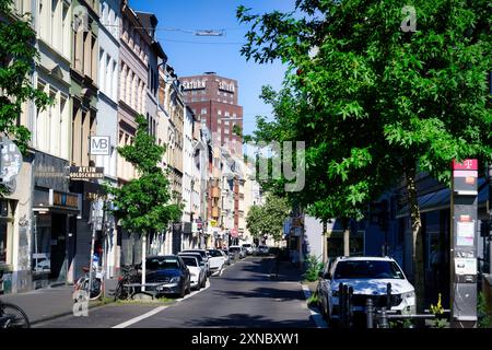 Köln, Deutschland 29. Juli 2024: Blick auf die Weidengasse mit ihrem orientalischen Flair in der kölner Altstadt an einem sonnigen Tag Stockfoto