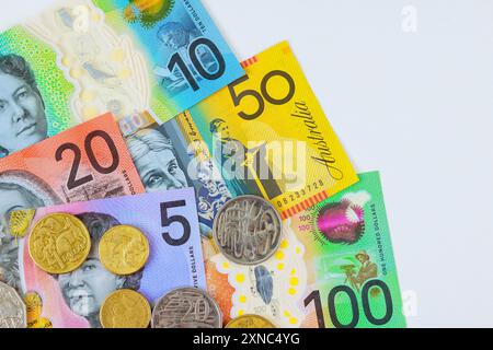 Australische AUD-Dollar werden als Banknoten, Münzen von der Australian National Bank ausgegeben Stockfoto