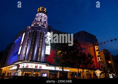 Paris, Frankreich. 30. Juli 2024. Besuchen Sie das Grand Rex, das größte Kino der Welt mit seinem legendären Auditorium mit 2.702 Sitzplätzen, das 1932 erbaut und am 30. Juli 2024 in Paris, Frankreich, als historisches Denkmal gelistet wurde. Quelle: Bernard Menigault/Alamy Live News Stockfoto