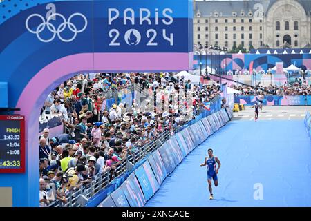 Paris, Frankreich. Kredit: MATSUO. 31. Juli 2024. Kenji Nener (JPN) Triathlon: Männer bei den Olympischen Spielen 2024 in Paris in Pont Alexandre. Kredit: MATSUO . K/AFLO SPORT/Alamy Live News Stockfoto