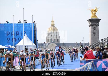 Paris, Frankreich. Kredit: MATSUO. 31. Juli 2024. Kenji Nener (JPN) Triathlon: Männer bei den Olympischen Spielen 2024 in Paris in Pont Alexandre. Kredit: MATSUO . K/AFLO SPORT/Alamy Live News Stockfoto