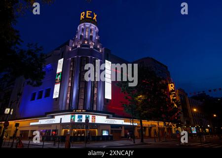 Paris, Frankreich. 30. Juli 2024. Besuchen Sie das Grand Rex, das größte Kino der Welt mit seinem legendären Auditorium mit 2.702 Sitzplätzen, das 1932 erbaut und am 30. Juli 2024 in Paris, Frankreich, als historisches Denkmal gelistet wurde. Quelle: Bernard Menigault/Alamy Live News Stockfoto