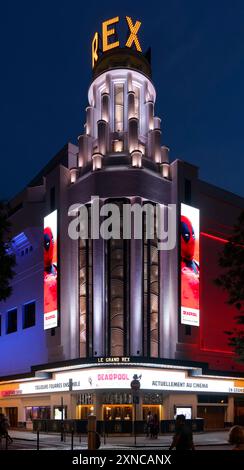 Paris, Frankreich. 30. Juli 2024. Besuchen Sie das Grand Rex, das größte Kino der Welt mit seinem legendären Auditorium mit 2.702 Sitzplätzen, das 1932 erbaut und am 30. Juli 2024 in Paris, Frankreich, als historisches Denkmal gelistet wurde. Quelle: Bernard Menigault/Alamy Live News Stockfoto