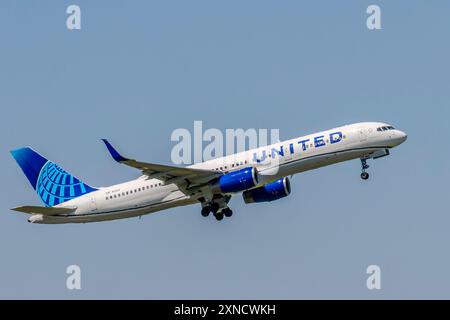 Zaventem, Belgien, 29. Juli 2024. United Airlines Flugzeug nach dem Start vom Flughafen Brüssel Stockfoto