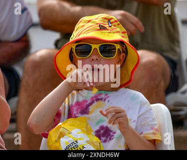 Nottingham, Vereinigtes Königreich, 31. Juli 2024. Trent Rockets gegen Birmingham Phoenix. Im Bild: Trent Rockets fächern die Hundred Double Header am Trent Bridge Cricket Ground. Quelle: Mark Dunn/Alamy Live News. Stockfoto