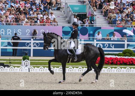 Isabell WERTH reitet WENDY DE FONTAINE, Pferdesport, Dressurteam und Individual Grand Prix während der Olympischen Spiele Paris 2024 am 31. Juli 2024 im Chateau de Versailles in Versailles, Frankreich Stockfoto